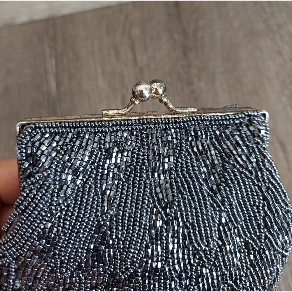 Vintage La Regale Gray Beaded Kiss Lock Mini Handbag / Coin Pouch - Picture 3 of 10